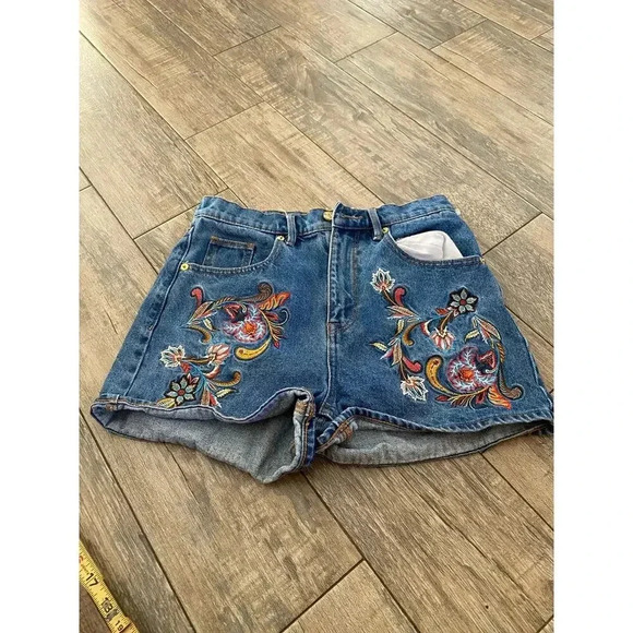 Juicy Couture Black Label Embroidery Denim Short Size 25 - Picture 1 of 5